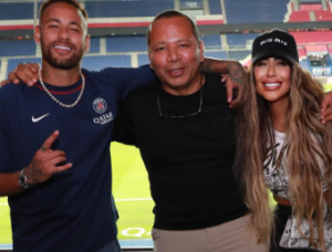 Neymar With His Father & Sister