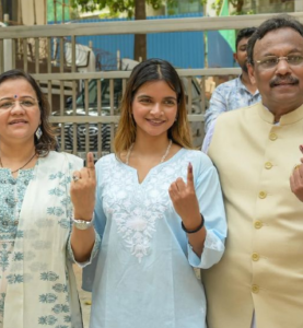 Anvee Tawde With Her parents